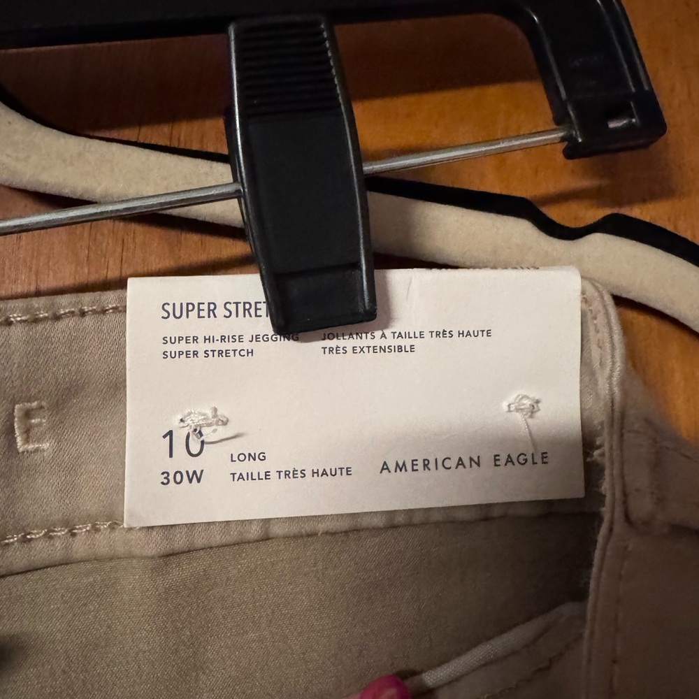 NWT American Eagle Outfitters Women's Beige Skinny Jeans - Picture 3 of 4